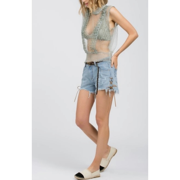 FINAL SALE 🆕🌿COACHELLA LACE TOP🌿 - Picture 3 of 3